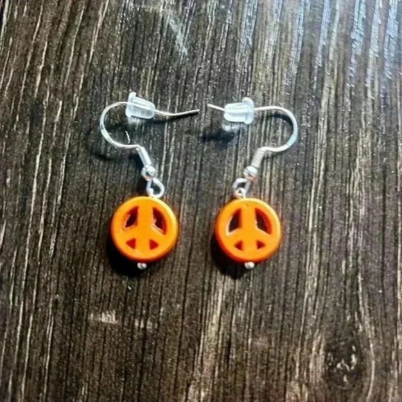 Peace Necklace and Earrings set - Picture 5 of 6